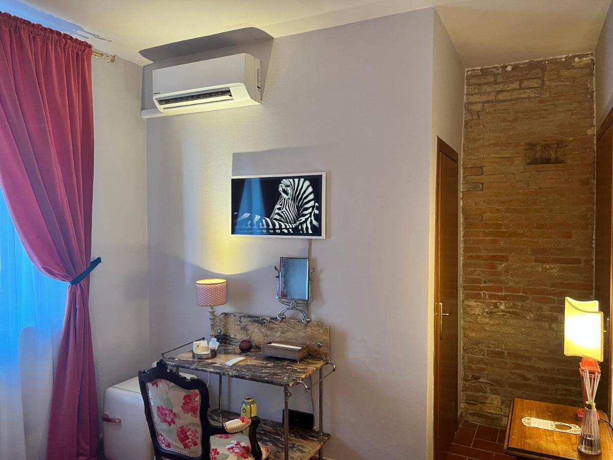 Torre A Castello La Casa D'Ambraヴィラ エクステリア 写真