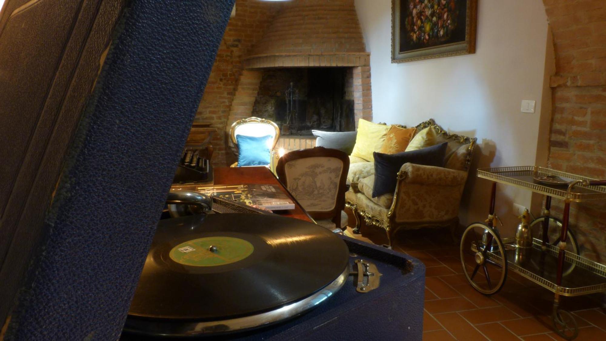 Torre A Castello La Casa D'Ambraヴィラ エクステリア 写真